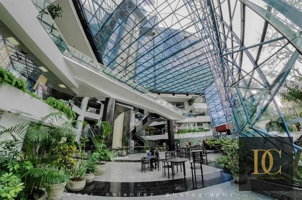 📍 Local Comercial en Renta – 98.97 M² | Atlantis | Zona 10 — Local en Alquiler en Atlantis, Zona 10, Guatemala, Ciudad — foto 2 de 5