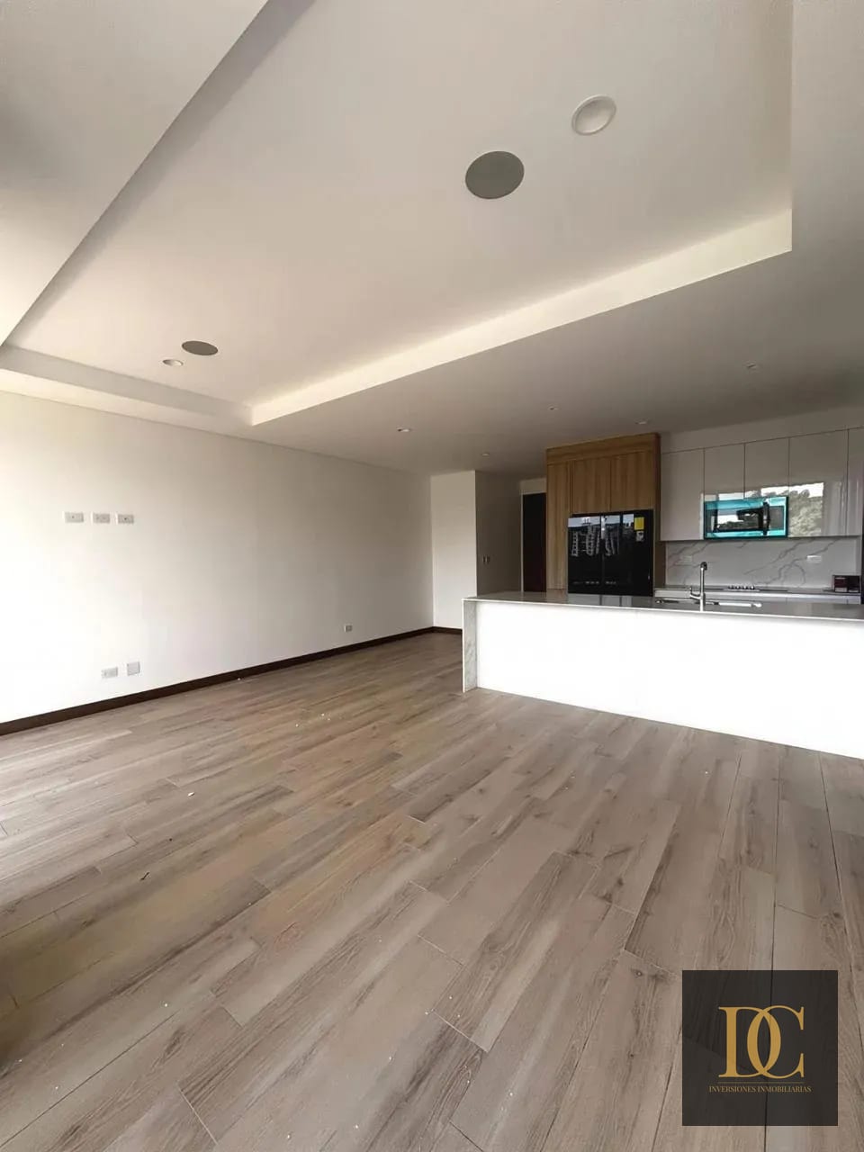 📍 Apartamento en Alquiler – 3 Hab + Sala Familiar | Ferre Diez, Z.10 — Apartamento en Alquiler en Ferré Diez, Zona 10, Guatemala, Ciudad — foto 2 de 12