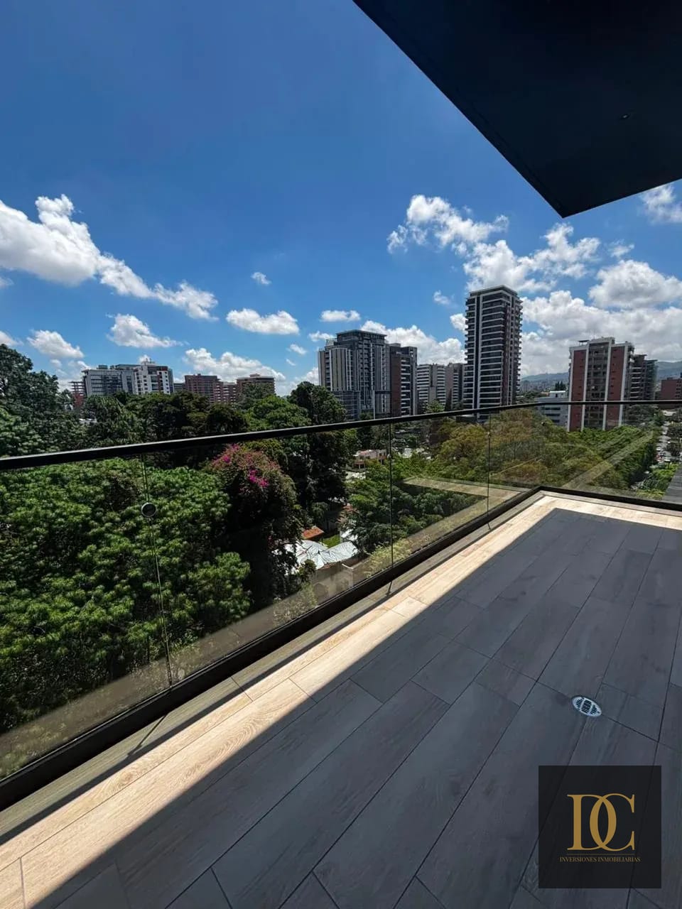 📍 Apartamento en Alquiler – 3 Hab + Sala Familiar | Ferre Diez, Z.10 — Apartamento en Alquiler en Ferré Diez, Zona 10, Guatemala, Ciudad — foto 9 de 12