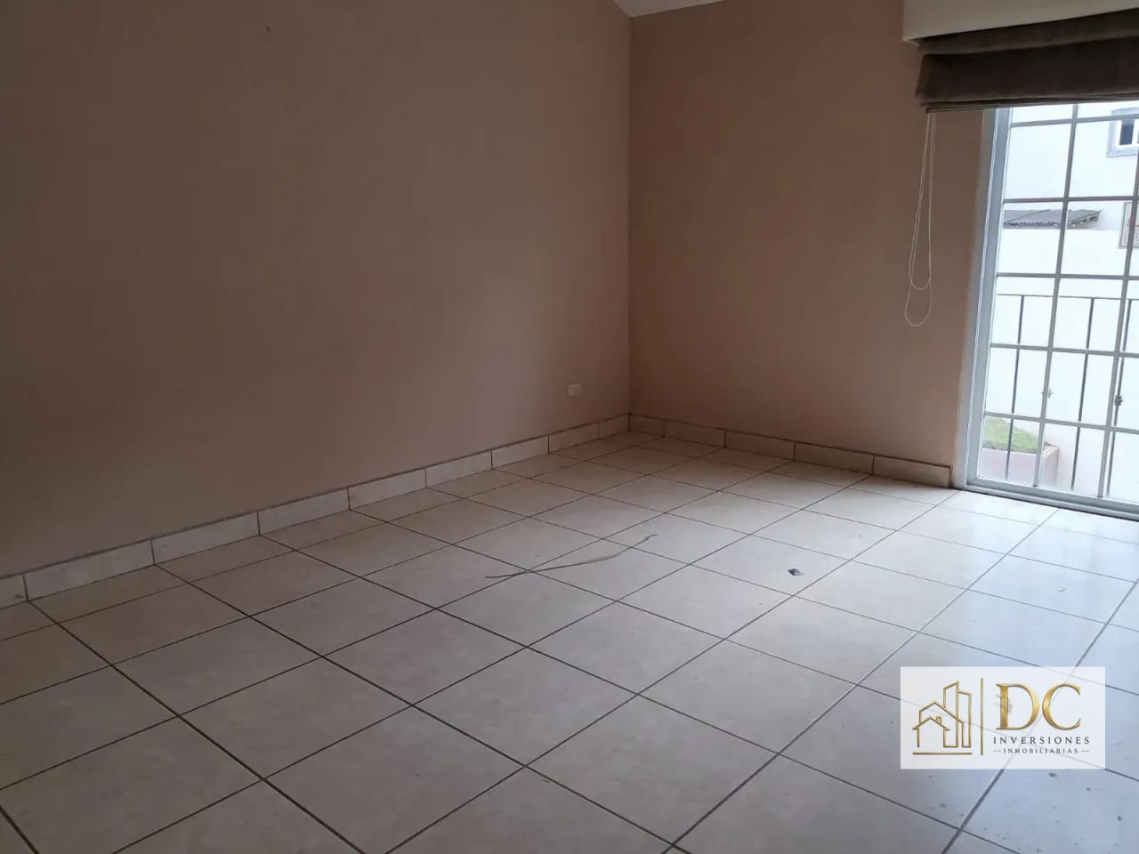 📍 Casa en Venta – 4 Hab +jardín | Prados de San Cristóbal | Z.8 Mixco — Casa en Venta en Prados de San Cristóbal, Zona 8 Mixco, Guatemala, Ciudad — foto 5 de 14