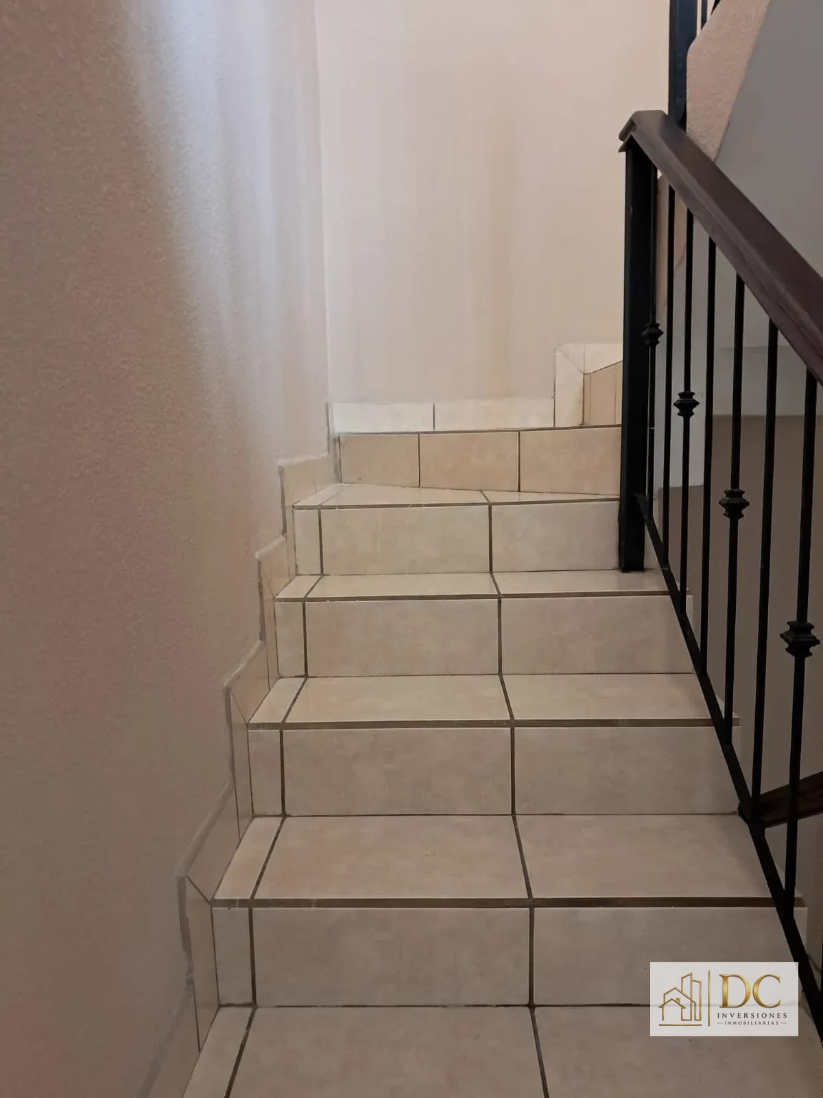 📍 Casa en Venta – 4 Hab +jardín | Prados de San Cristóbal | Z.8 Mixco — Casa en Venta en Prados de San Cristóbal, Zona 8 Mixco, Guatemala, Ciudad — foto 9 de 14