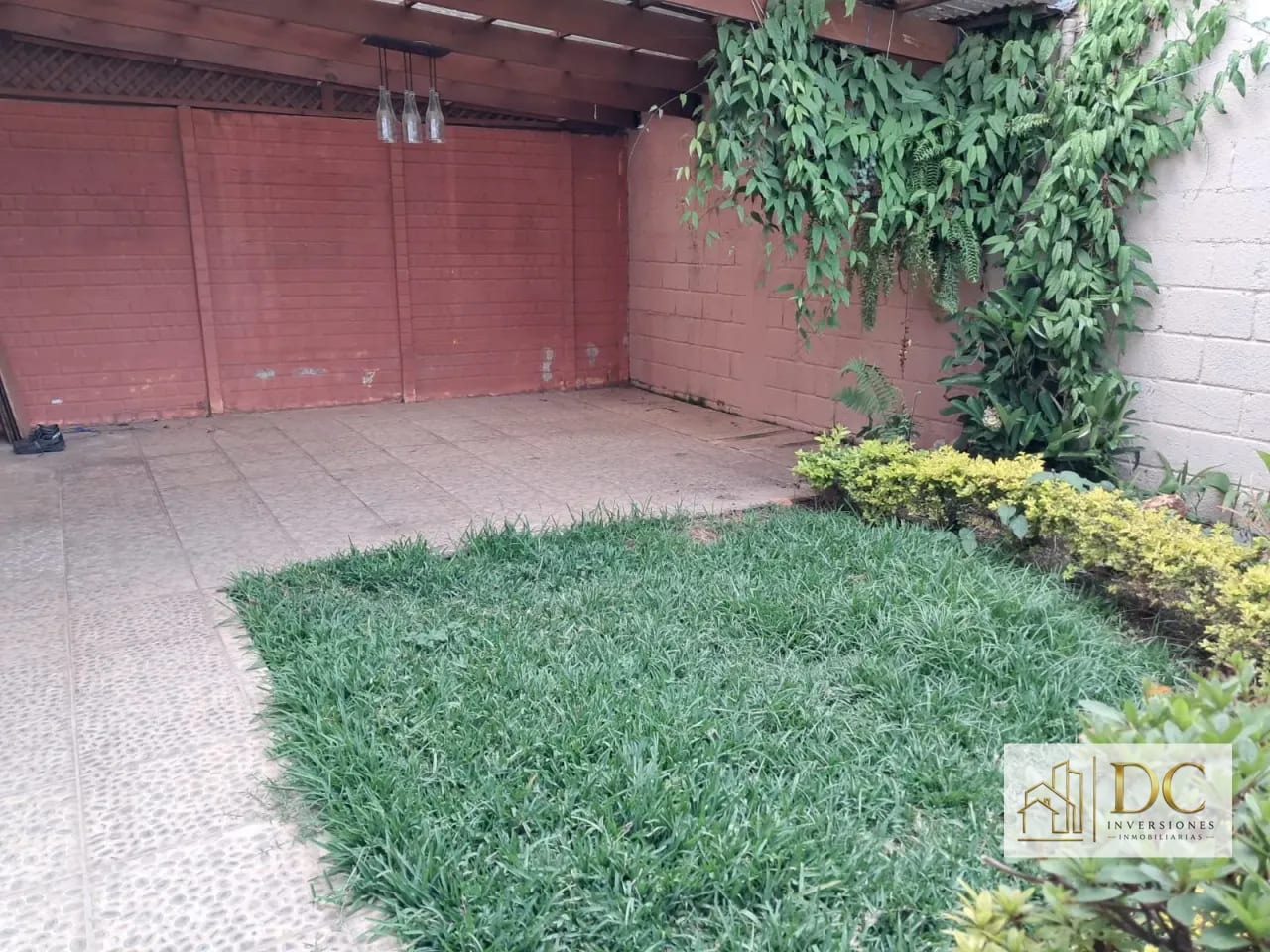 📍 Casa en Venta – 4 Hab +jardín | Prados de San Cristóbal | Z.8 Mixco — Casa en Venta en Prados de San Cristóbal, Zona 8 Mixco, Guatemala, Ciudad — foto 12 de 14