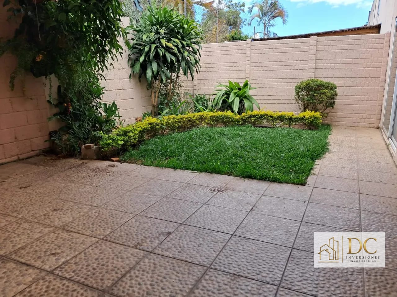 📍 Casa en Venta – 4 Hab +jardín | Prados de San Cristóbal | Z.8 Mixco — Casa en Venta en Prados de San Cristóbal, Zona 8 Mixco, Guatemala, Ciudad — foto 13 de 14