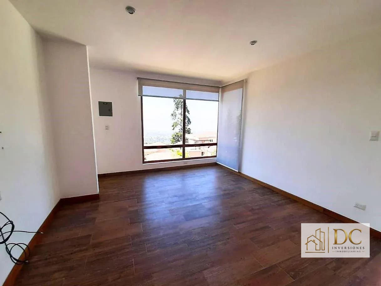 📍 Casa en Renta – 4 Hab + Jardín | Residencial Alto Valle | KM. 12.5 — Casa en Alquiler en Alto Valle, Carretera a El Salvador, Guatemala, Ciudad — foto 8 de 11