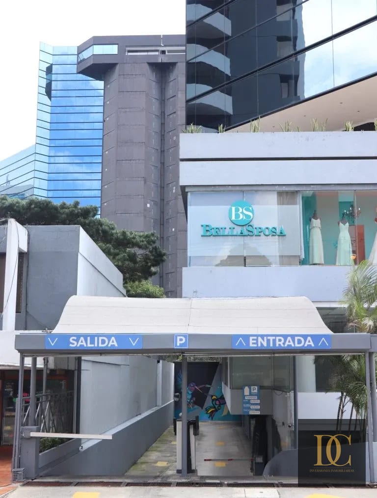 📍 Oficina en Renta – 495 M² + 10 Oficinas | Murano Center | Zona 10 — Oficina en Alquiler en Murano Center, Zona 10, Guatemala, Ciudad — foto 6 de 11