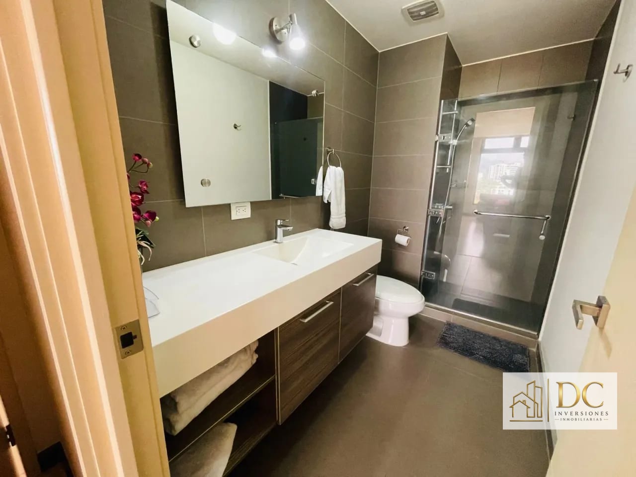 📍 Apartamento en Renta – 2 Hab + Amueblado | Edificio VEINTI4, Z.10 — Apartamento en Alquiler en Veinti4, Zona 10, Guatemala, Ciudad — foto 9 de 17