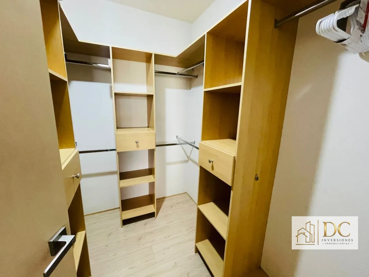 📍 Apartamento en Renta – 2 Hab + Amueblado | Edificio VEINTI4, Z.10 — Apartamento en Alquiler en Veinti4, Zona 10, Guatemala, Ciudad — foto 11 de 17