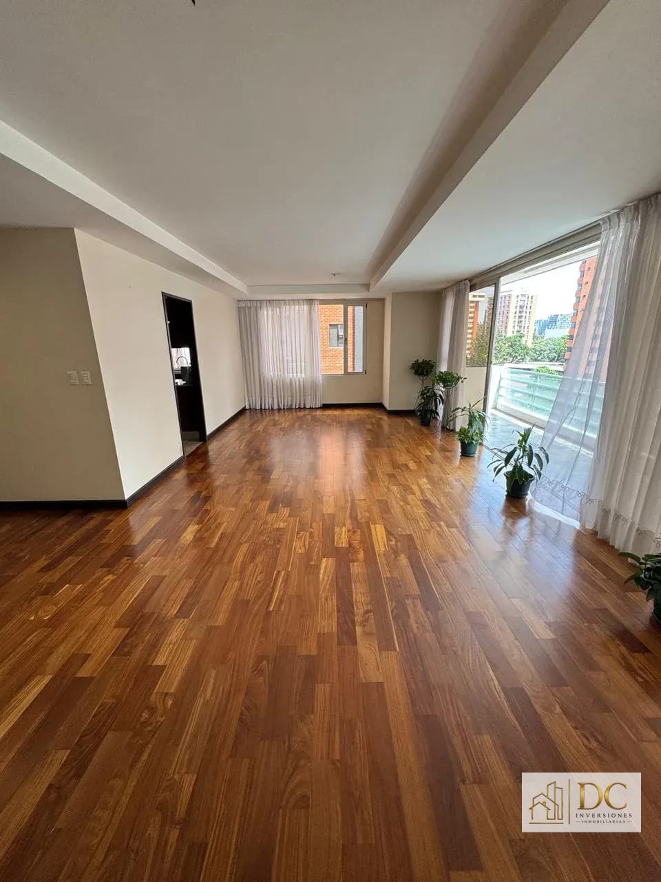 📍 Apartamento en Renta – 3 Hab + 3 Parqueos | Aria | Zona 10 📌 Esti — Apartamento en Alquiler en Aria, Zona 10, Guatemala, Ciudad — foto 9 de 16