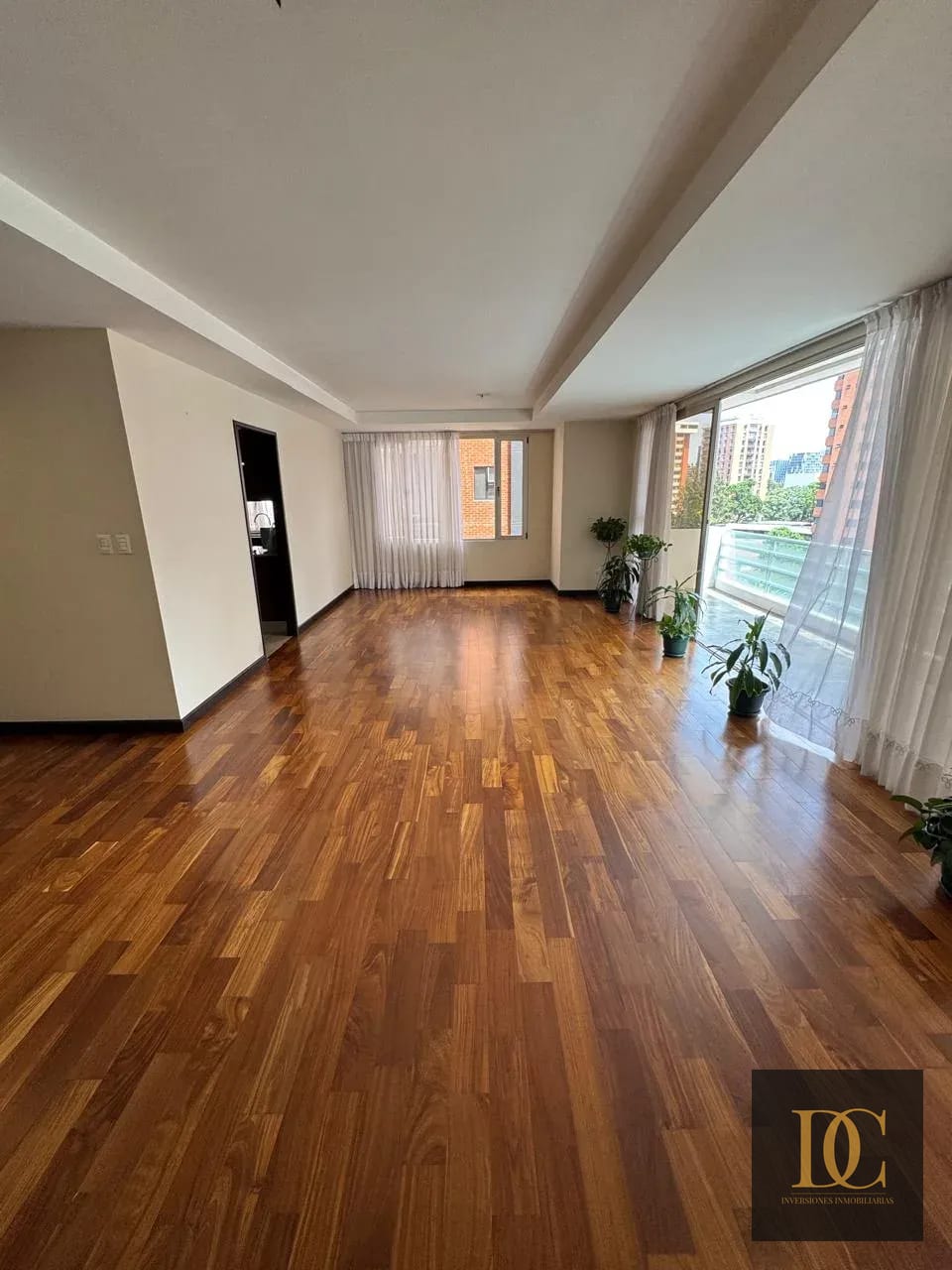 📍 Apartamento en Renta – 3 Hab + 3 Parqueos | Aria | Zona 10 📌 Esti — Apartamento en Alquiler en Aria, Zona 10, Guatemala, Ciudad — foto 9 de 16