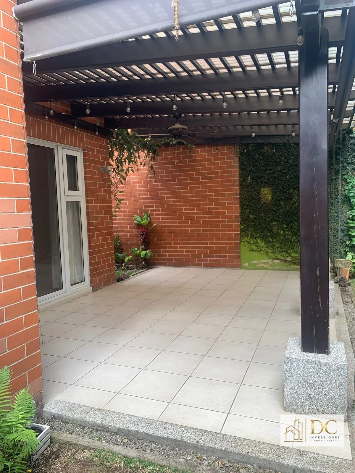 📍 Casa en Venta – 3 Hab + Jardín | Ensenada de San Isidro | Zona 16 — Casa en Venta en Alamedas de San Isidro, Zona 16, Guatemala, Ciudad — foto 1 de 13