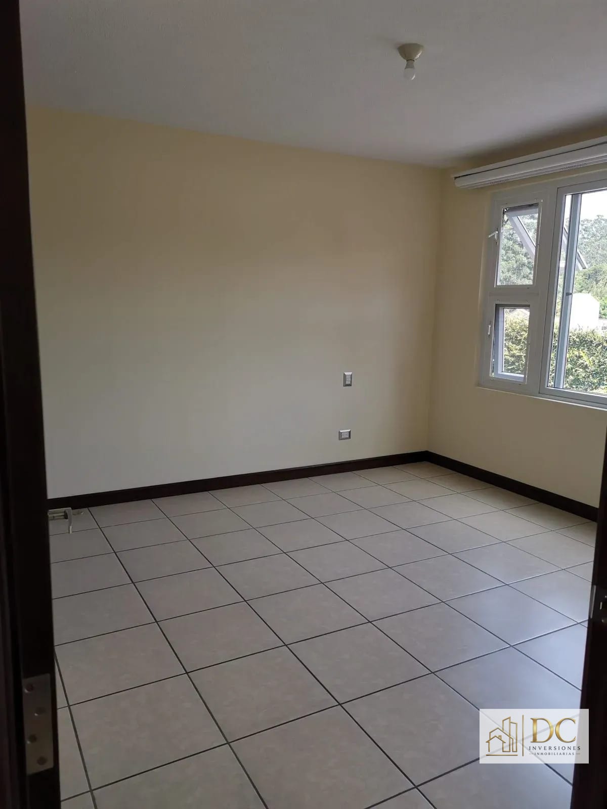 📍 Casa en Venta – 3 Hab + Jardín | Ensenada de San Isidro | Zona 16 — Casa en Venta en Alamedas de San Isidro, Zona 16, Guatemala, Ciudad — foto 8 de 13
