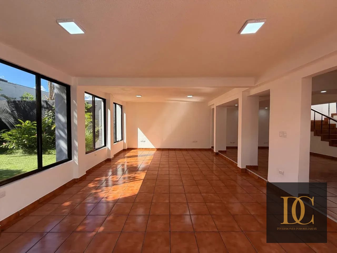 📍 Casa en Renta – 4 Hab + Jardín + 4 Parqueos | Sector la Villa | Z14 — Casa en Alquiler en La Villa, Zona 14, Guatemala, Ciudad — foto 4 de 14