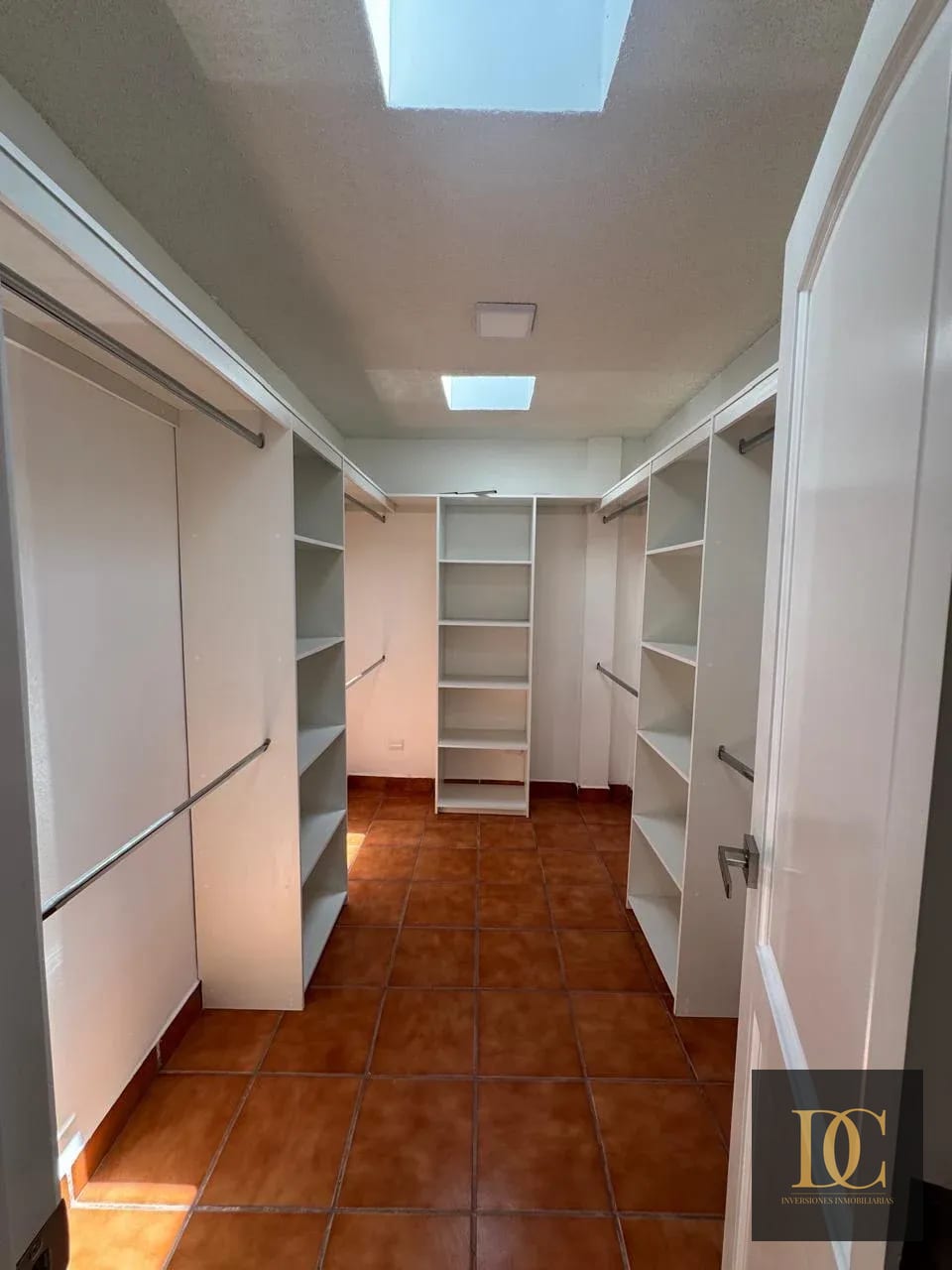 📍 Casa en Renta – 4 Hab + Jardín + 4 Parqueos | Sector la Villa | Z14 — Casa en Alquiler en La Villa, Zona 14, Guatemala, Ciudad — foto 8 de 14
