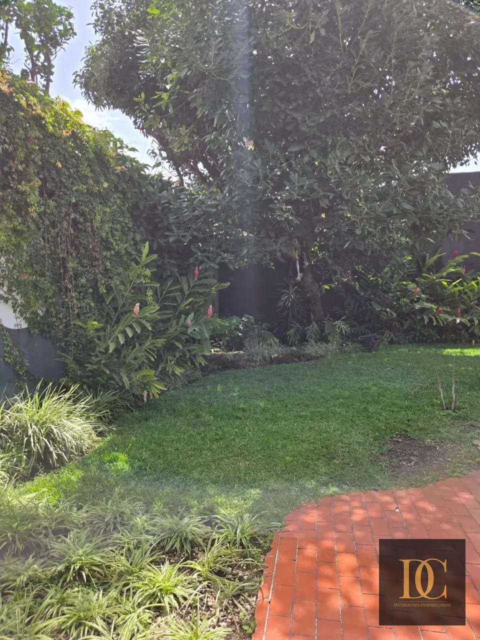 📍 Casa en Renta – 4 Hab + Jardín + 4 Parqueos | Sector la Villa | Z14 — Casa en Alquiler en La Villa, Zona 14, Guatemala, Ciudad — foto 13 de 14