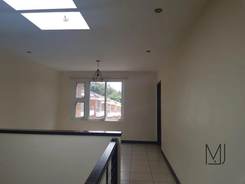 Casa en Alquiler | Ensenada de San Isidro | Zona 16 | 3 habitaciones · Jardín — Casa en Alquiler en Ensenada de San Isidro, Zona 16, Guatemala, Ciudad — foto 9 de 15