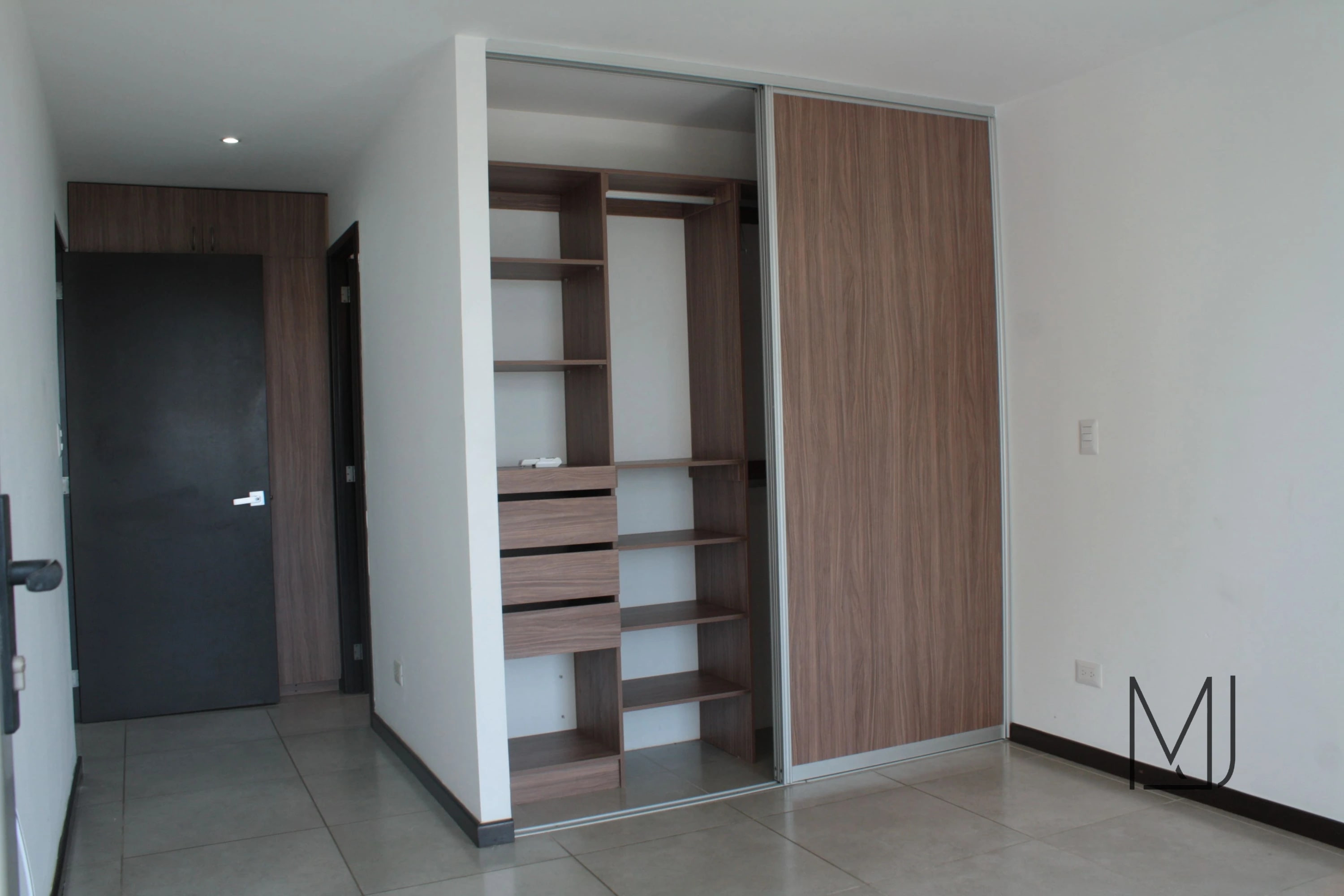 Apartamento en Alquiler / Venta | Edificio Telia | Zona 15 VH2 | 2 habitaciones · Balcón — Apartamento en Alquiler en Telia, Zona 15, Guatemala, Ciudad — foto 8 de 14