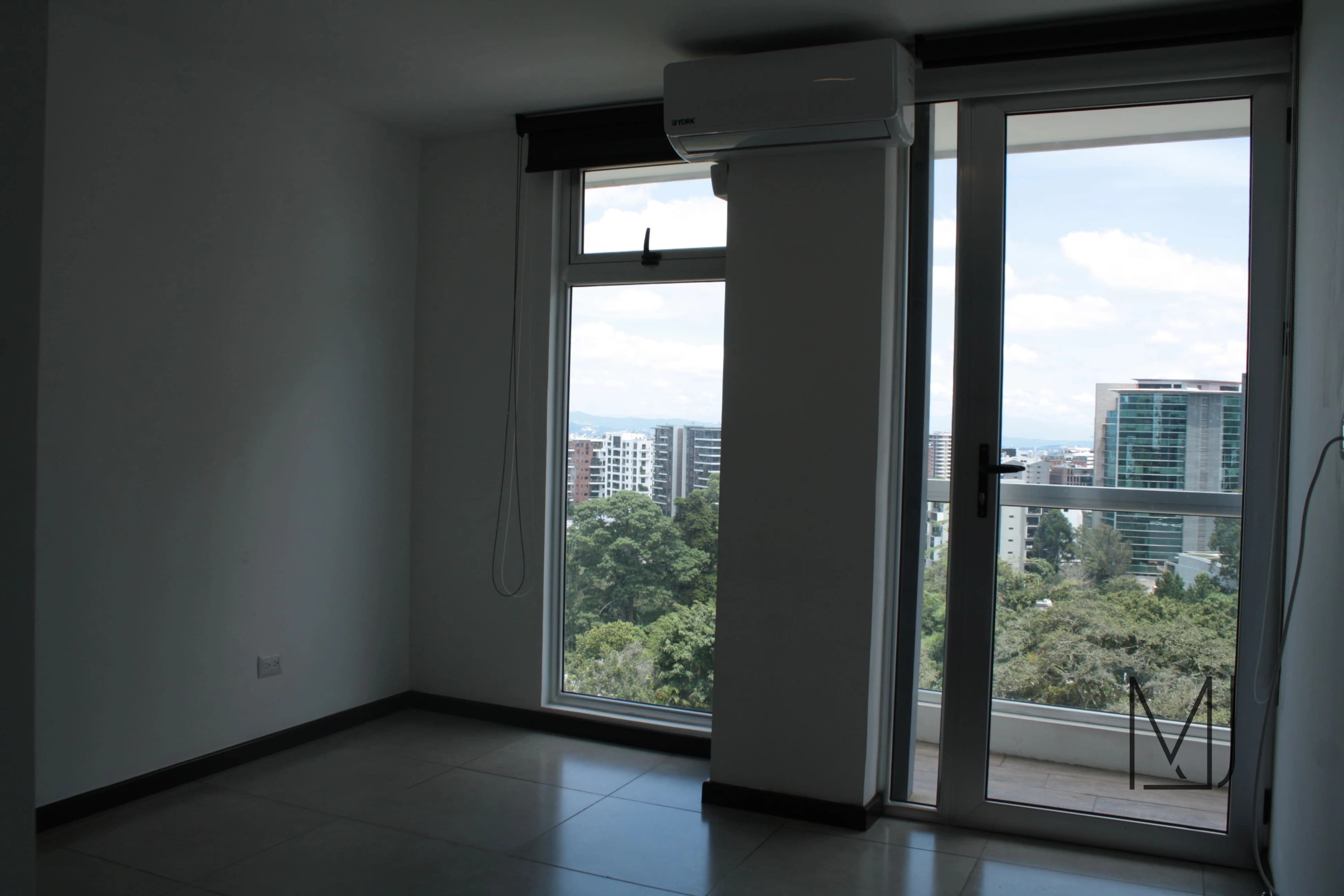 Apartamento en Alquiler / Venta | Edificio Telia | Zona 15 VH2 | 2 habitaciones · Balcón — Apartamento en Alquiler en Telia, Zona 15, Guatemala, Ciudad — foto 9 de 14