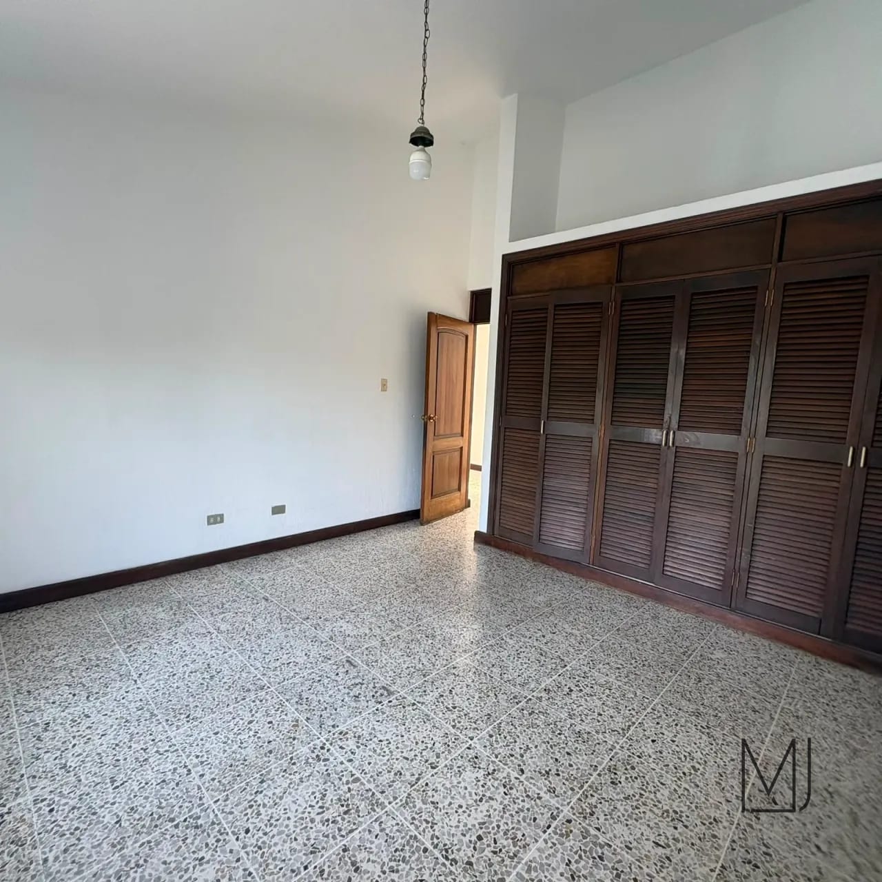 Casa para Oficinas en Alquiler | Vista Hermosa II | Zona 15 | 250 m² · 4 parqueos — Casa en Alquiler en Zona 15, Guatemala, Ciudad — foto 10 de 17