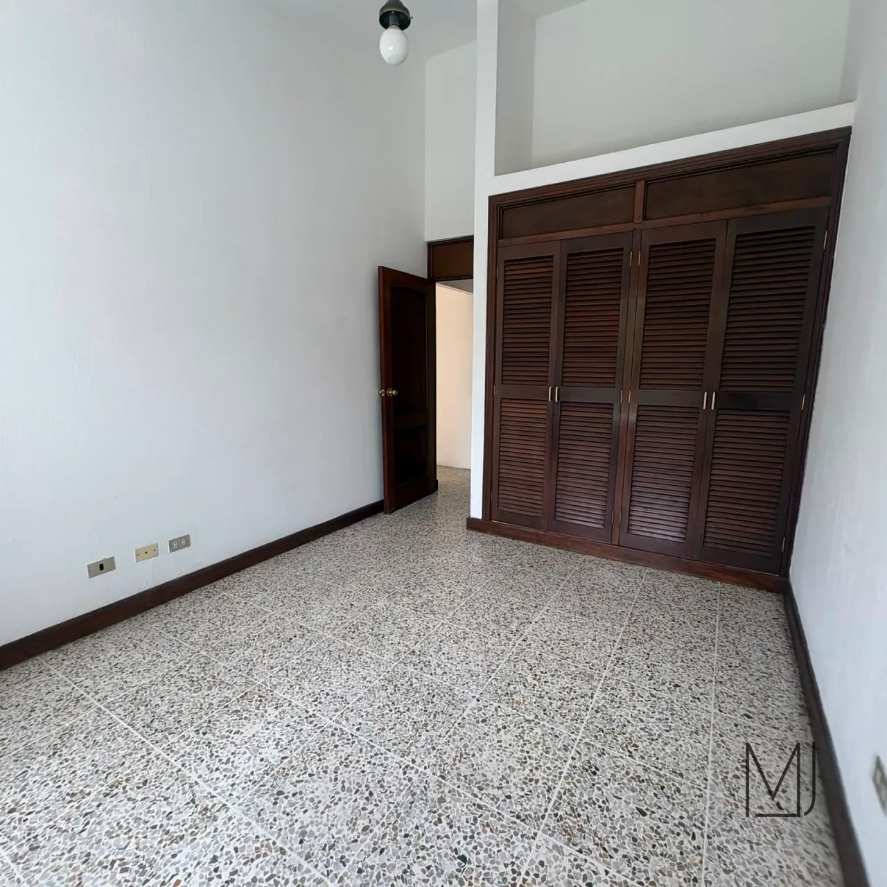 Casa para Oficinas en Alquiler | Vista Hermosa II | Zona 15 | 250 m² · 4 parqueos — Casa en Alquiler en Zona 15, Guatemala, Ciudad — foto 13 de 17