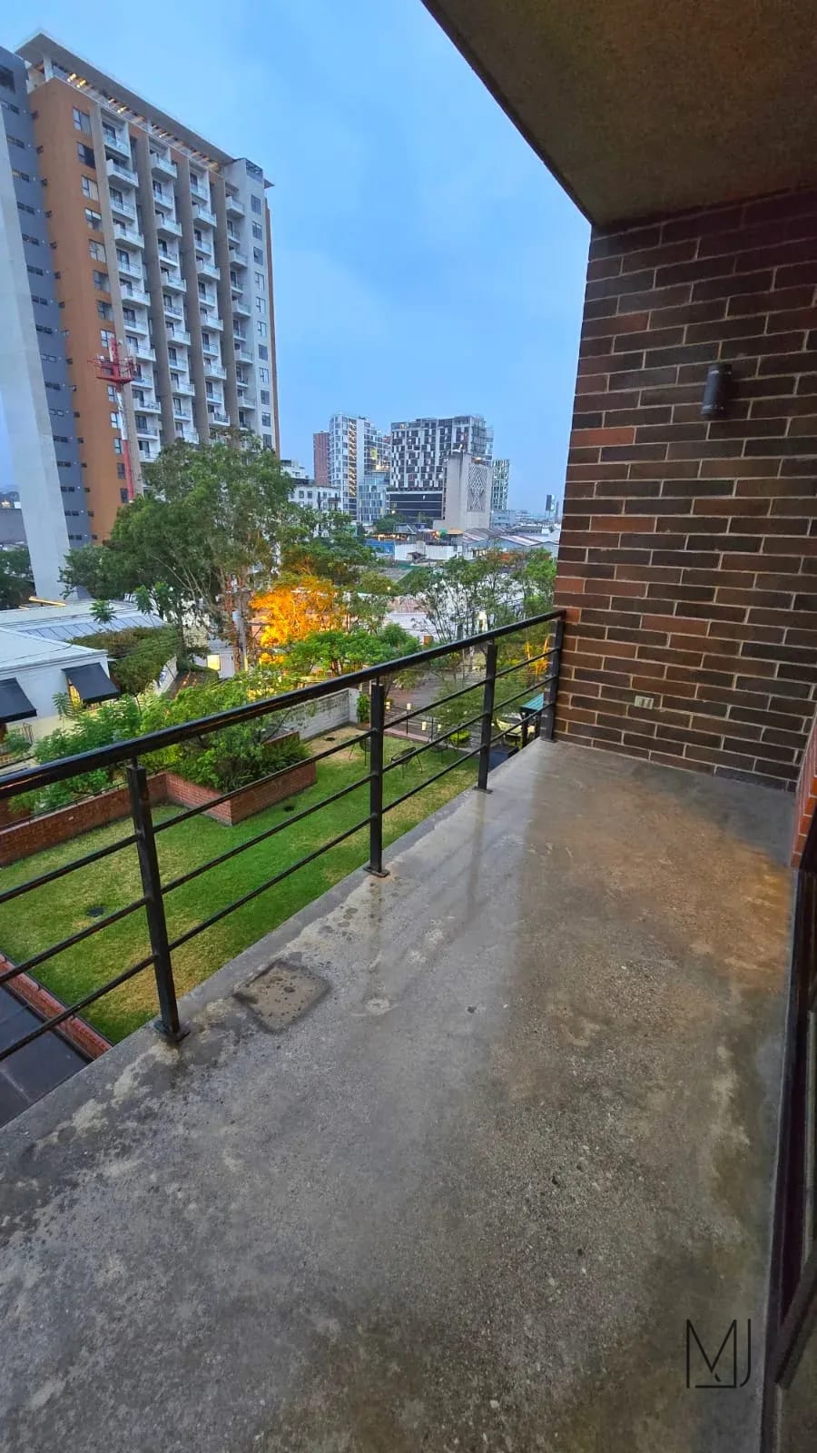 Apartamento Loft en Alquiler | 4Venezia | Zona 4 | Amueblado · Balcón — Apartamento en Alquiler en Cuatro Venezia, Zona 4, Guatemala, Ciudad — foto 5 de 6