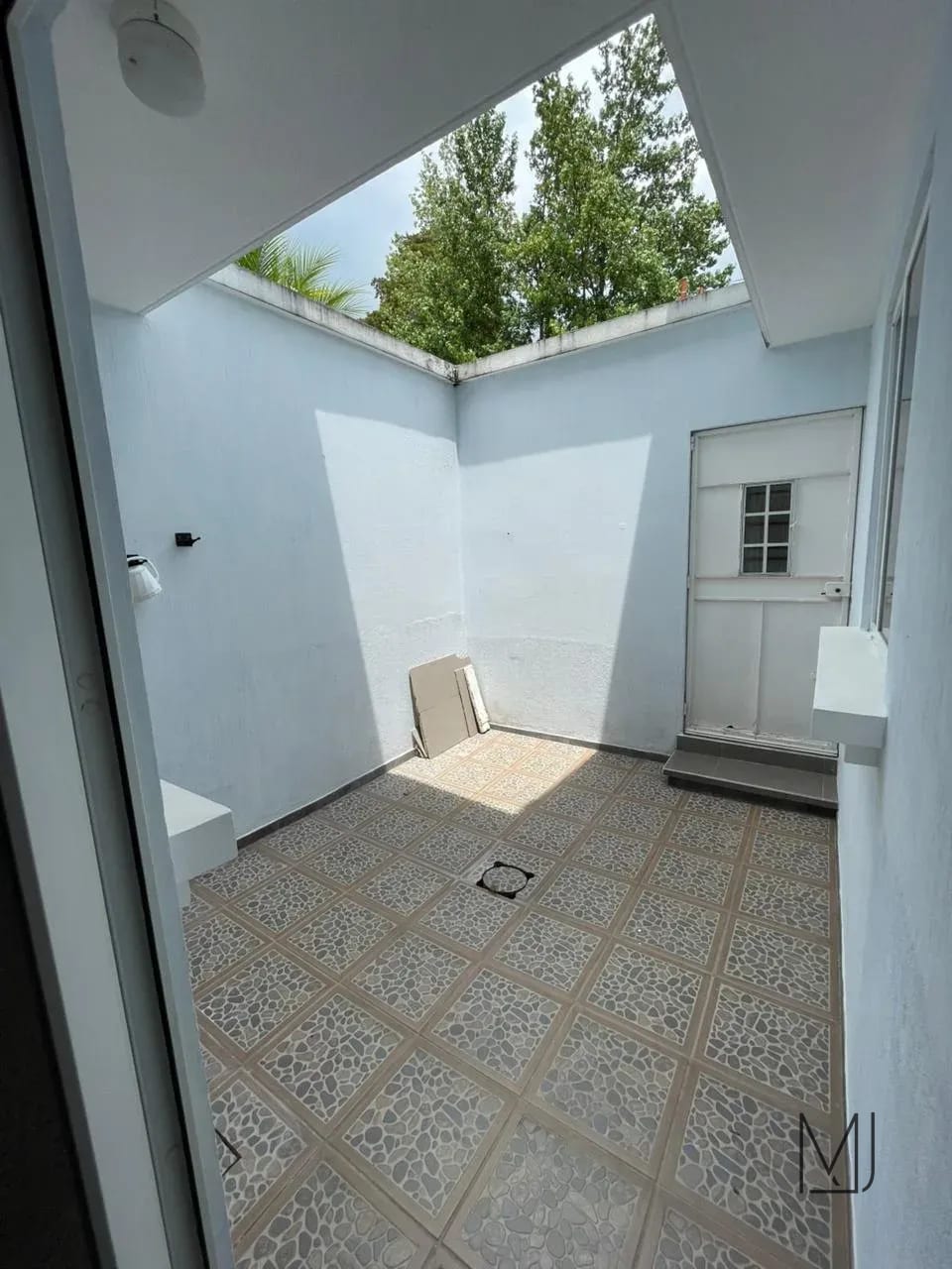 Casa en Alquiler | Residencial Fuentes I | Zona 16 | 4 habitaciones · Jardín con pérgola — Casa en Alquiler en Zona 16, Guatemala, Ciudad — foto 17 de 17