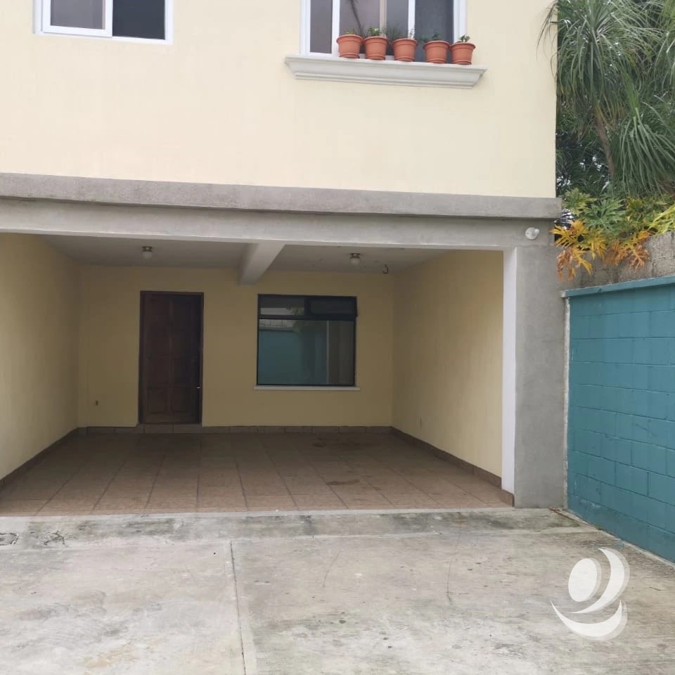 Casa en Renta, Condominio sobre Bulevar San Cristóbal — Casa en Alquiler en Zona 8 Mixco, Guatemala, Ciudad — foto 1 de 12