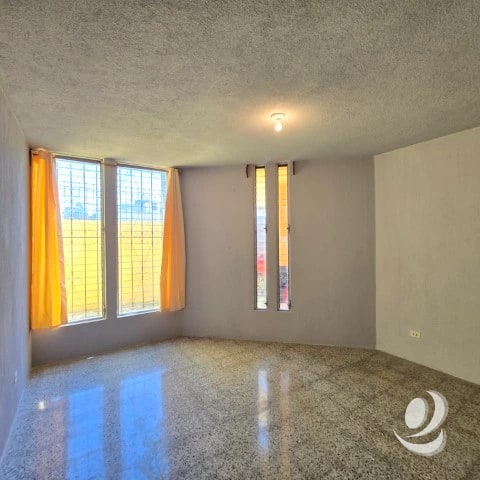 Casa en Venta, Pinares de San Cristóbal Zona 8 de Mixco — Casa en Venta en Zona 8 Mixco, Guatemala, Ciudad — foto 4 de 12