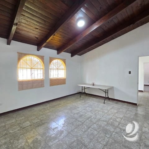 OFICINA EN RENTA, SAN LUCAS SACATEPÉQUEZ — Oficina en Alquiler en San Lucas Sacatepéquez, Sacatepéquez — foto 9 de 12