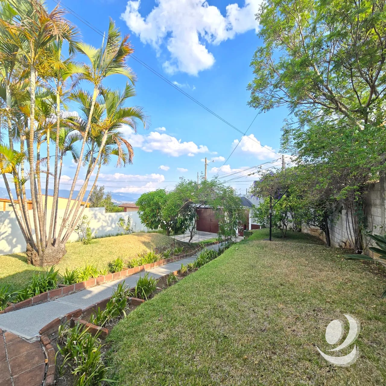 Casa en Venta Balcones de San Cristóbal, Guatemala — Casa en Venta en Zona 8 Mixco, Guatemala, Ciudad — foto 3 de 17