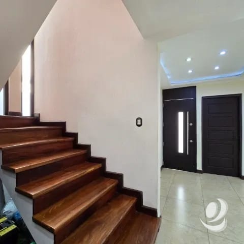 Casa en Venta San Cristóbal Valle Dorado Bulevar Sur — Casa en Venta en Zona 8 Mixco, Guatemala, Ciudad — foto 10 de 17