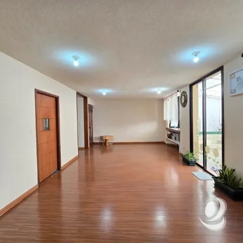 Casa en Venta cercana a Walmart de San Cristóbal — Casa en Venta en Zona 8 Mixco, Guatemala, Ciudad — foto 3 de 17