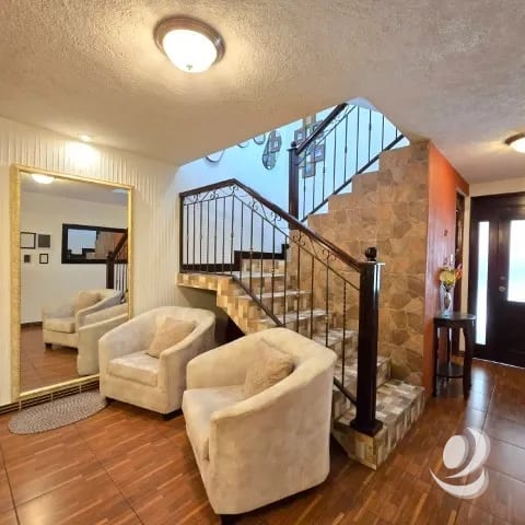 Casa en Venta Bulevar San Cristóbal adentro de Garita — Casa en Venta en Zona 8 Mixco, Guatemala, Ciudad — foto 5 de 17