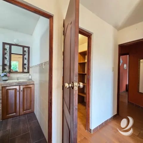 Casa en Venta Bulevar San Cristóbal adentro de Garita — Casa en Venta en Zona 8 Mixco, Guatemala, Ciudad — foto 14 de 17