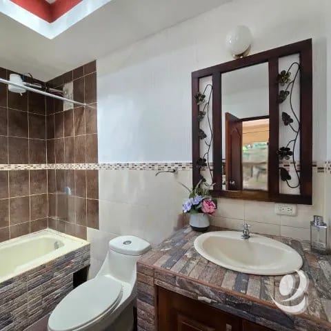 Casa en Venta Bulevar San Cristóbal adentro de Garita — Casa en Venta en Zona 8 Mixco, Guatemala, Ciudad — foto 15 de 17
