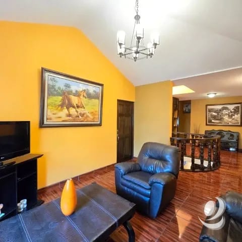 Casa en Venta San Cristóbal Vista al Valle Oriente — Casa en Venta en Zona 8 Mixco, Guatemala, Ciudad — foto 11 de 17