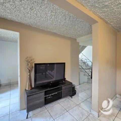 Casa en Venta San Cristóbal con Dos Locales Comerciales — Casa en Venta en Zona 8 Mixco, Guatemala, Ciudad — foto 5 de 17