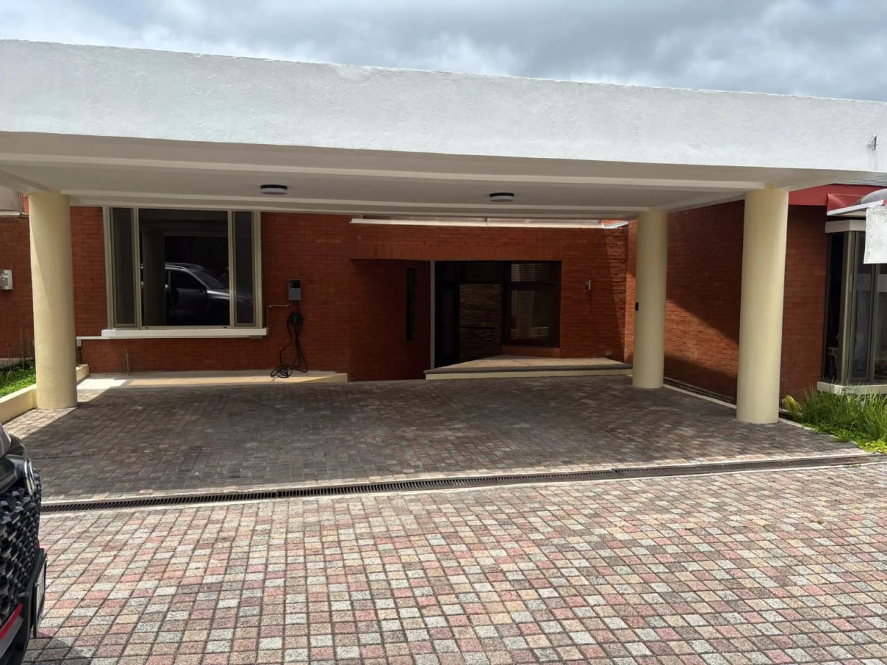 Casa en Alquiler zona 10 — Casa en Alquiler en El Prado, Zona 10, Guatemala, Ciudad — foto 2 de 9