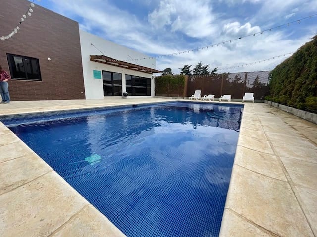 Vendo casa en Carretera a El Salvador Km. 18.5 REMATE BANCARIO — Casa en Venta en Álika Club Residencial, Carretera a El Salvador, Guatemala, Ciudad — foto 8 de 17