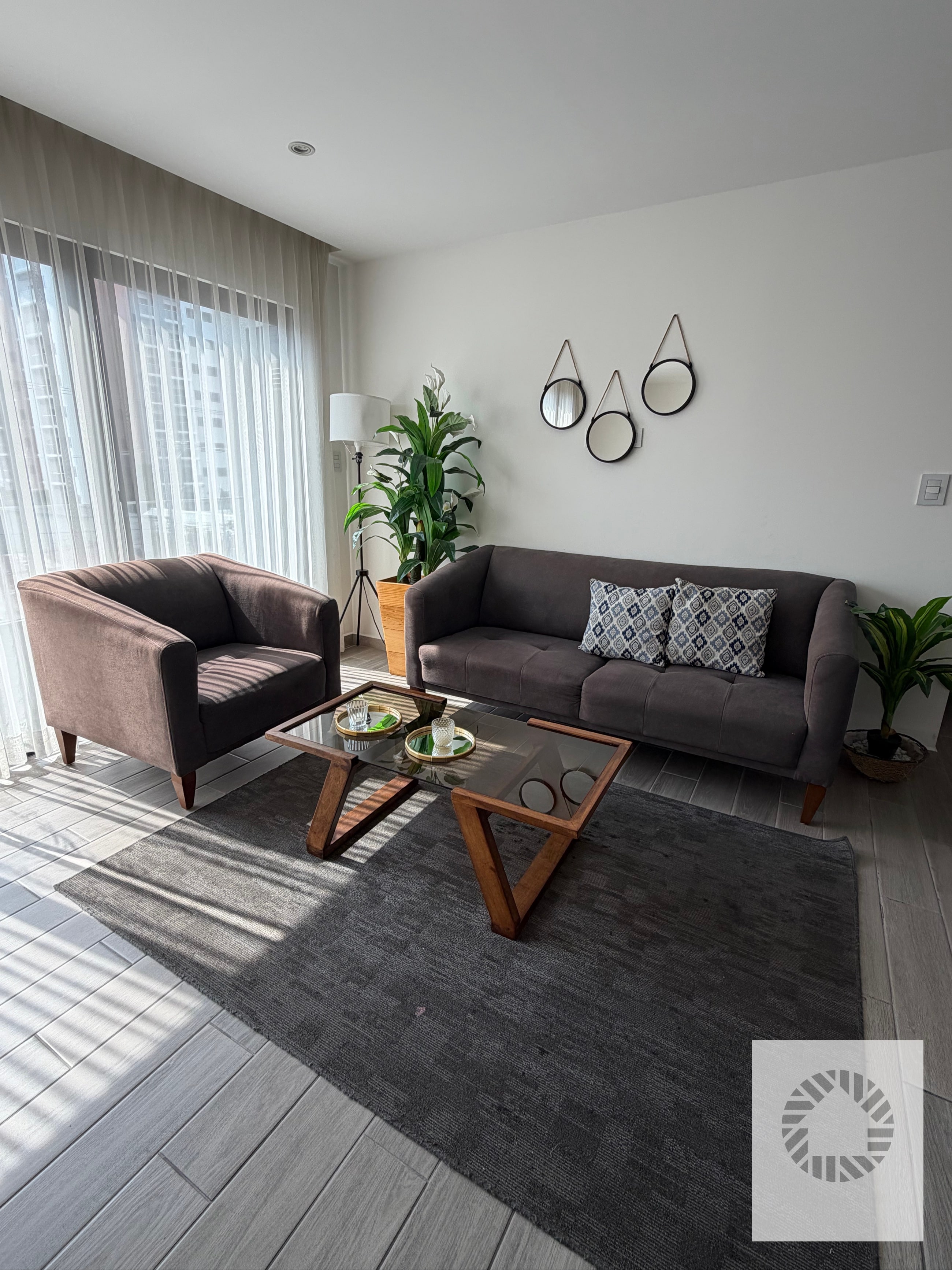 Lindo Apartamento Amueblado — Apartamento en Alquiler en Parque 10, Zona 10, Guatemala, Ciudad — foto 1 de 10