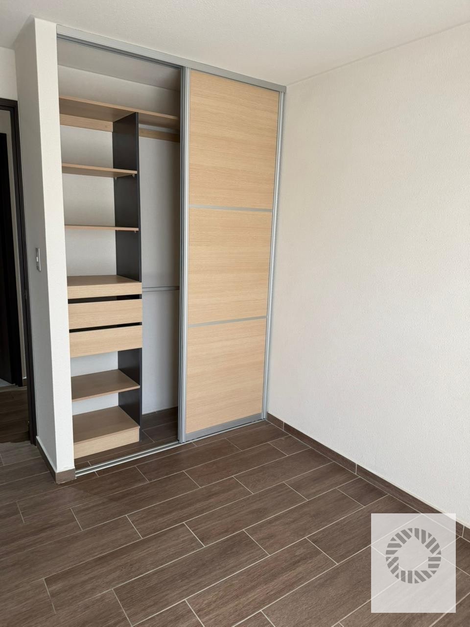 Bonito Apartamento — Apartamento en Alquiler en Parque Mateo, Zona 7, Guatemala, Ciudad — foto 6 de 12