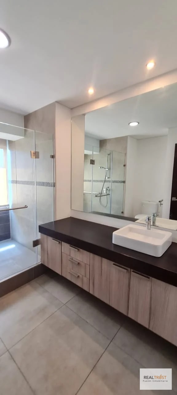 RENTO APARTAMENTO EN VIÚ CAYALÁ - 13