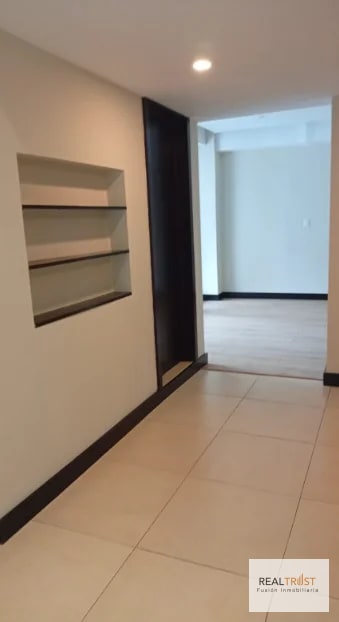 OFICINA EDIFICIO COBELLA, ZONA 14, (primer nivel) — Oficina en Alquiler en Cobella, Zona 14, Guatemala, Ciudad — foto 3 de 8