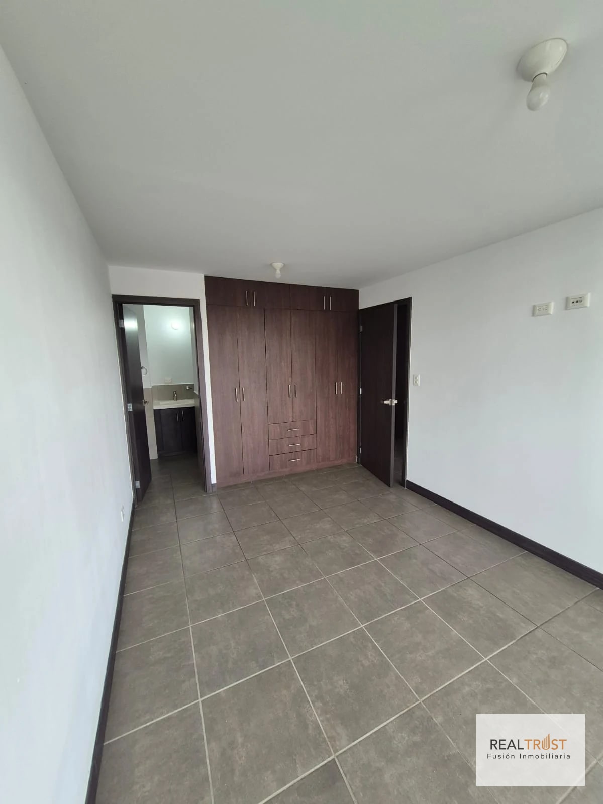 APARTAMENTO EN RENTA VISTA HERMOSA 1 ZONA 15 — Apartamento en Alquiler en Vista Hermosa I, Zona 15, Guatemala, Ciudad — foto 4 de 9