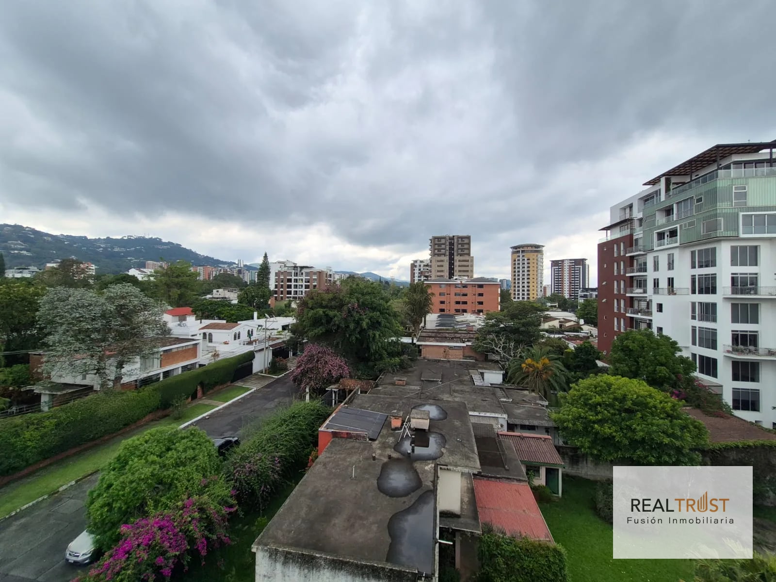 APARTAMENTO EN RENTA VISTA HERMOSA 1 ZONA 15 — Apartamento en Alquiler en Vista Hermosa I, Zona 15, Guatemala, Ciudad — foto 8 de 9