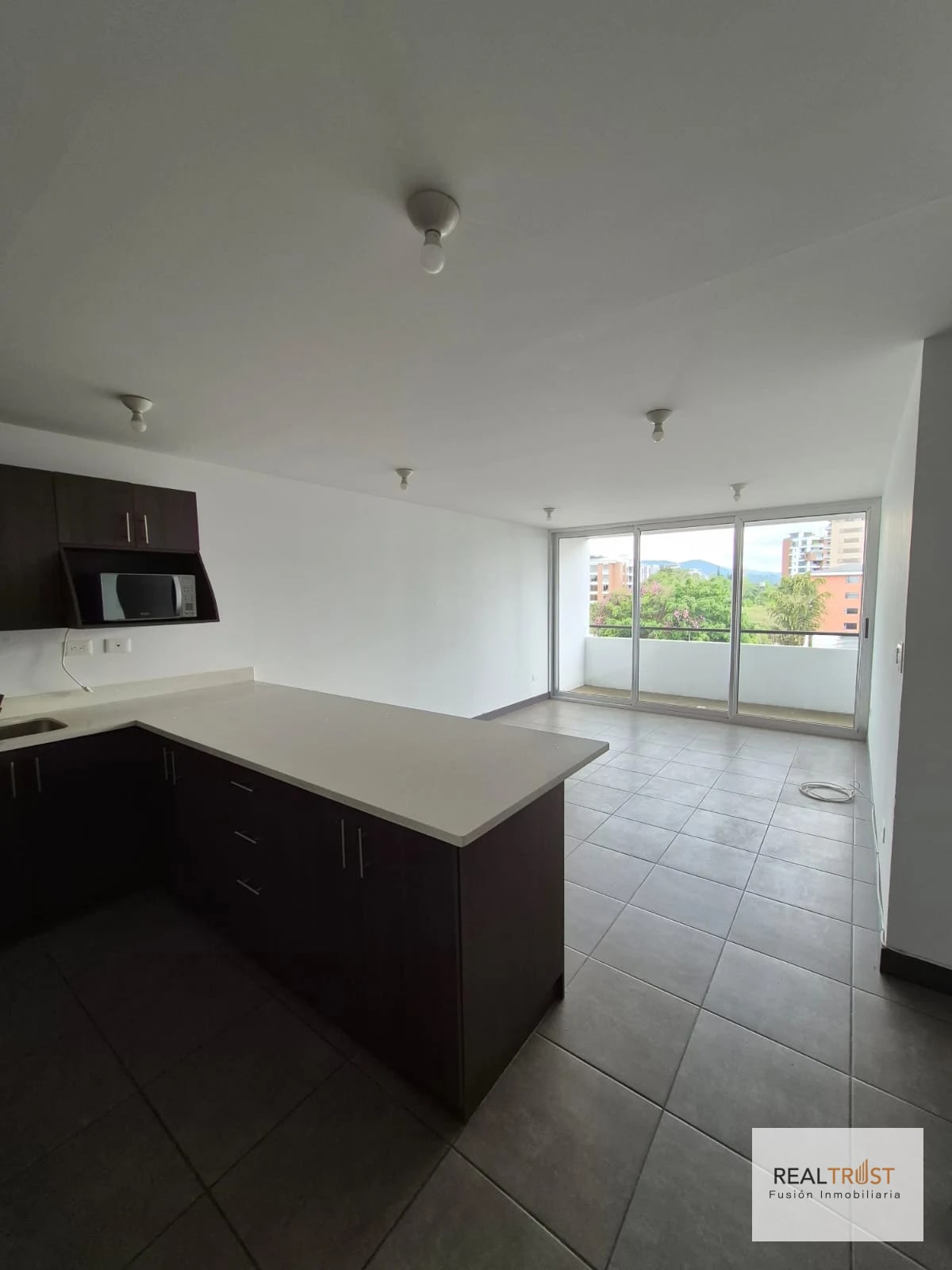 APARTAMENTO EN RENTA VISTA HERMOSA 1 ZONA 15 — Apartamento en Alquiler en Vista Hermosa I, Zona 15, Guatemala, Ciudad — foto 1 de 9