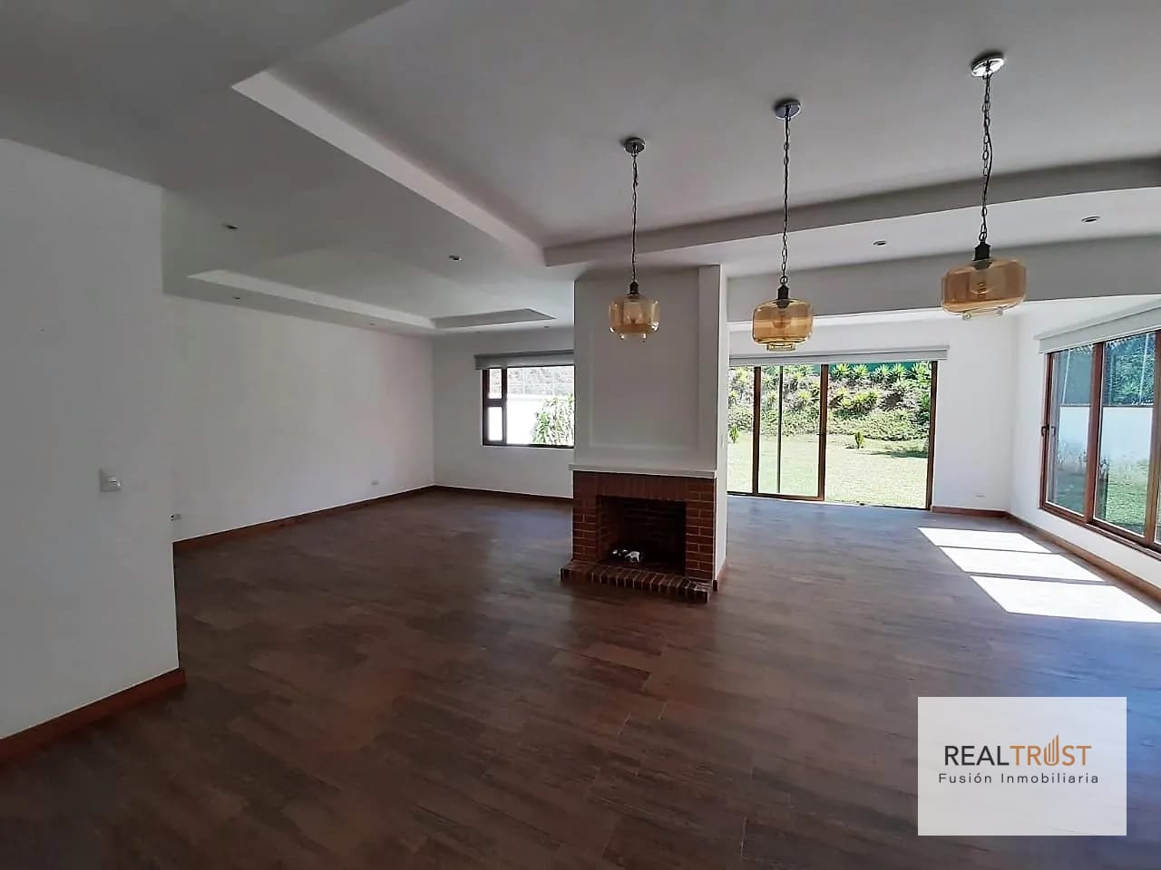CASA EN RENTA RES. ALTO VALLE — Casa en Alquiler en Carretera a El Salvador, Guatemala, Ciudad — foto 1 de 13