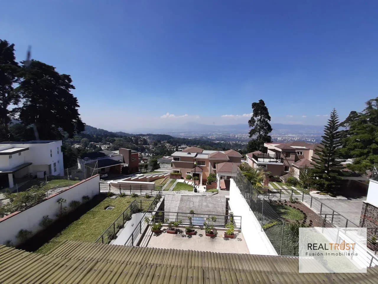 CASA EN RENTA RES. ALTO VALLE — Casa en Alquiler en Carretera a El Salvador, Guatemala, Ciudad — foto 5 de 13
