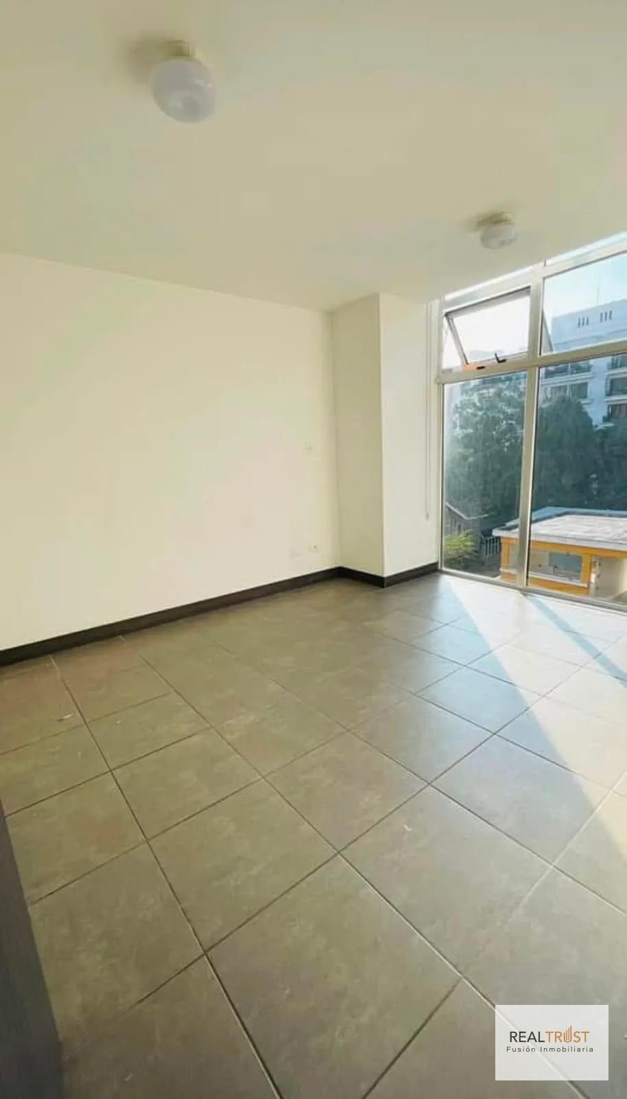 APARTAMENTO EN RENTA VISTA HERMOSA 1 ZONA 15 — Apartamento en Alquiler en Zona 15, Guatemala, Ciudad — foto 2 de 7