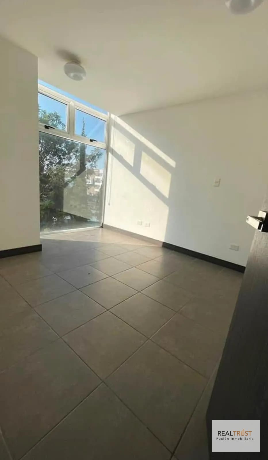 APARTAMENTO EN RENTA VISTA HERMOSA 1 ZONA 15 — Apartamento en Alquiler en Zona 15, Guatemala, Ciudad — foto 6 de 7