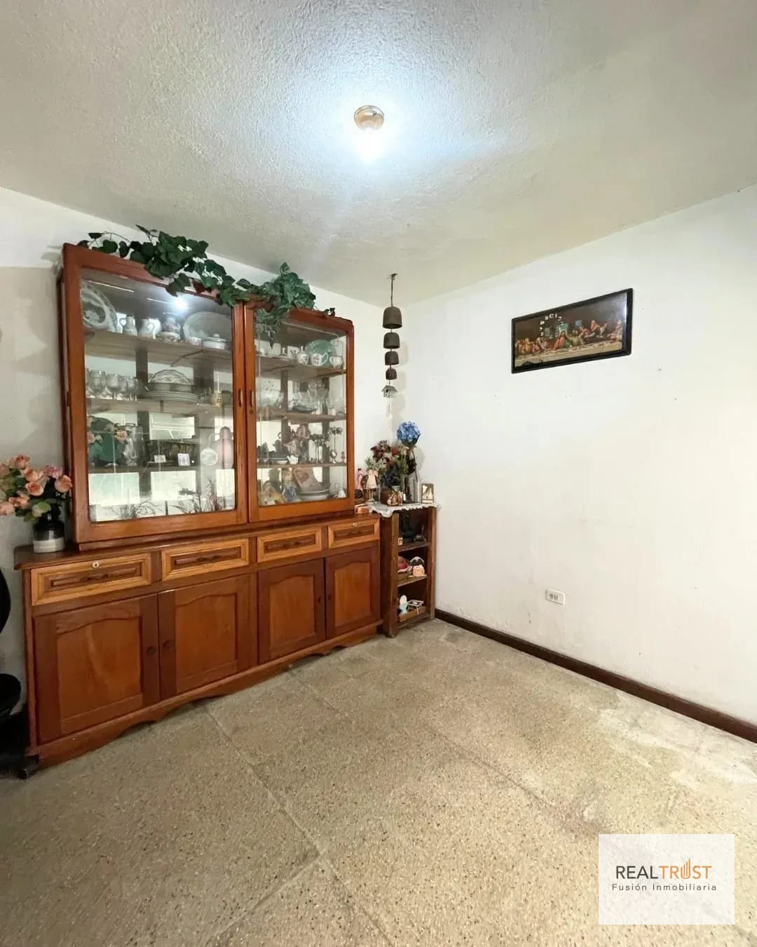 CASA EN VENTA ZONA 7 CALZADO MATEO FLORES PARA OFICINAS O VIVIENDA — Casa en Venta en Zona 7, Guatemala, Ciudad — foto 2 de 13